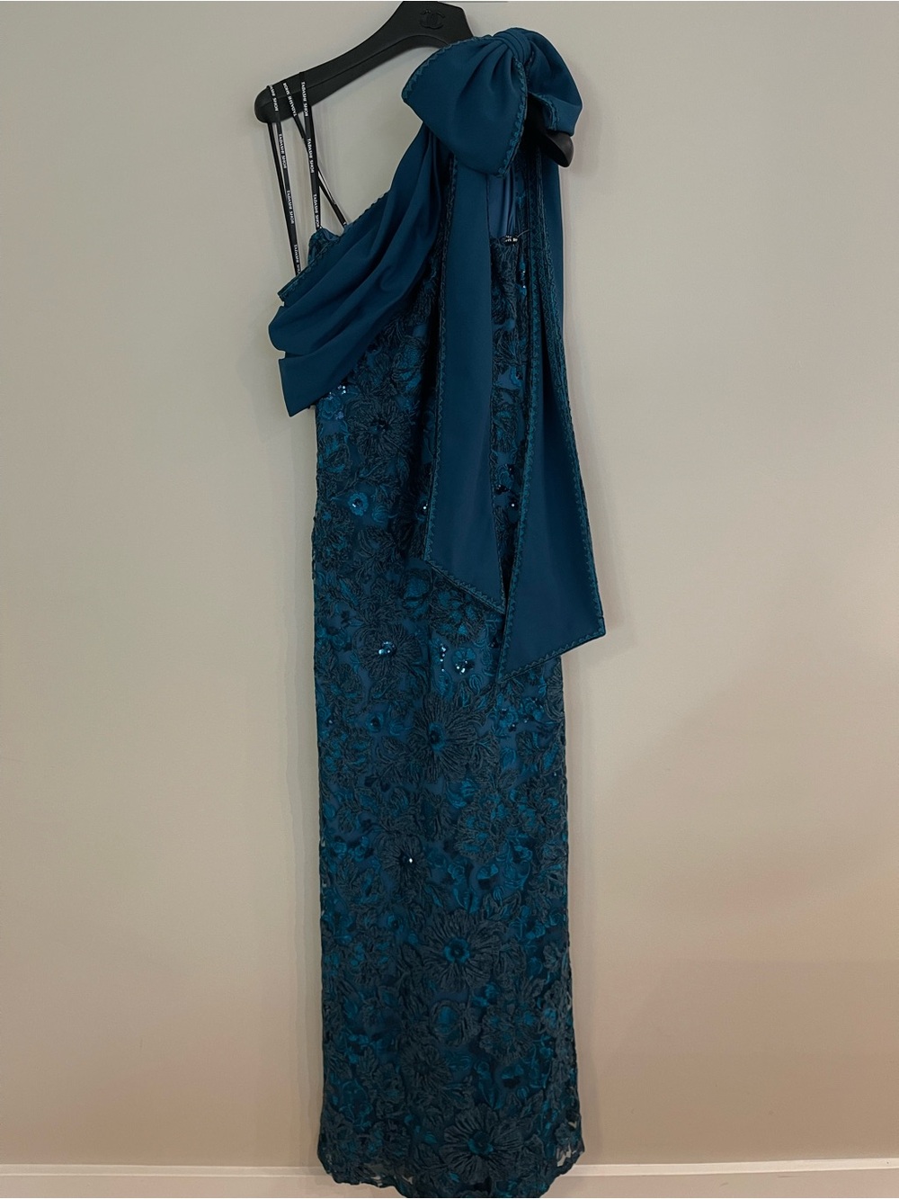 NEW Tadashi Shoji Beaded Floral One-Shoulder Gown In Cerulean Dress Size 10 - Picture 5 of 13